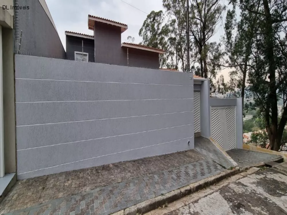 Sobrado à venda com 5 quartos, 354m² - Foto 1