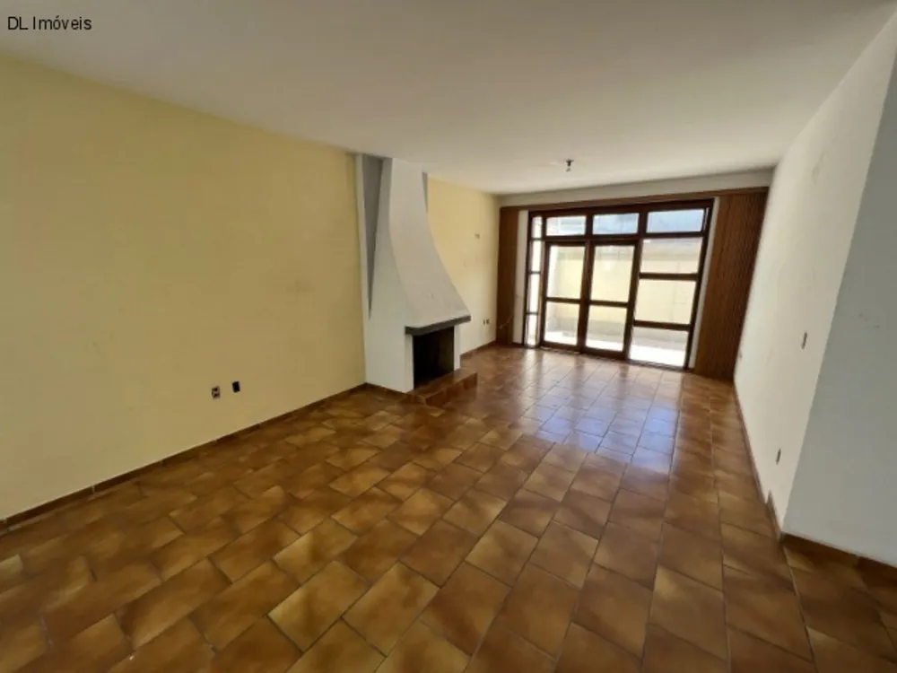 Casa, 3 quartos, 308 m² - Foto 3