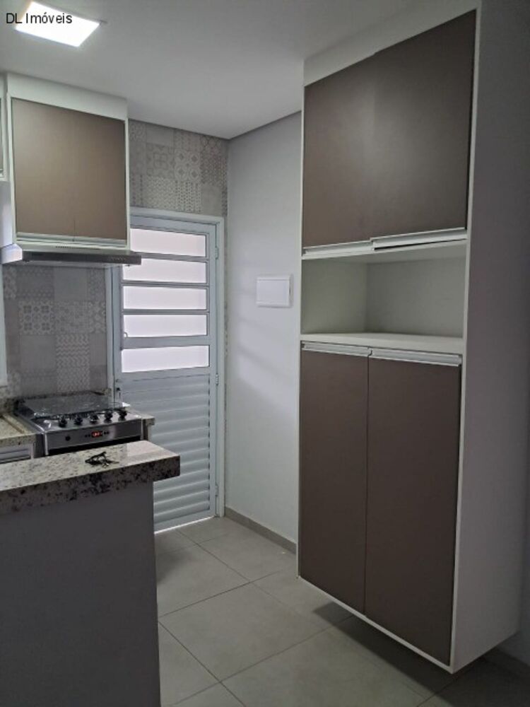 Casa à venda com 2 quartos, 227m² - Foto 2
