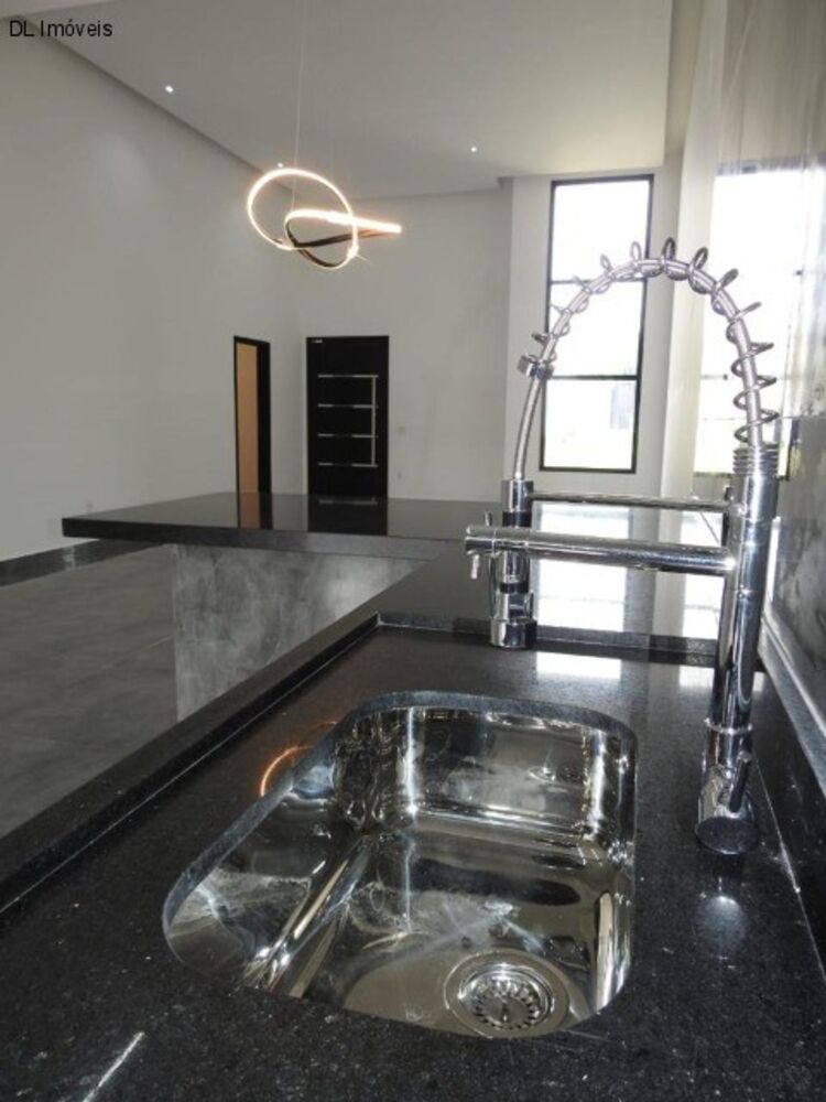 Casa à venda com 3 quartos, 181m² - Foto 12