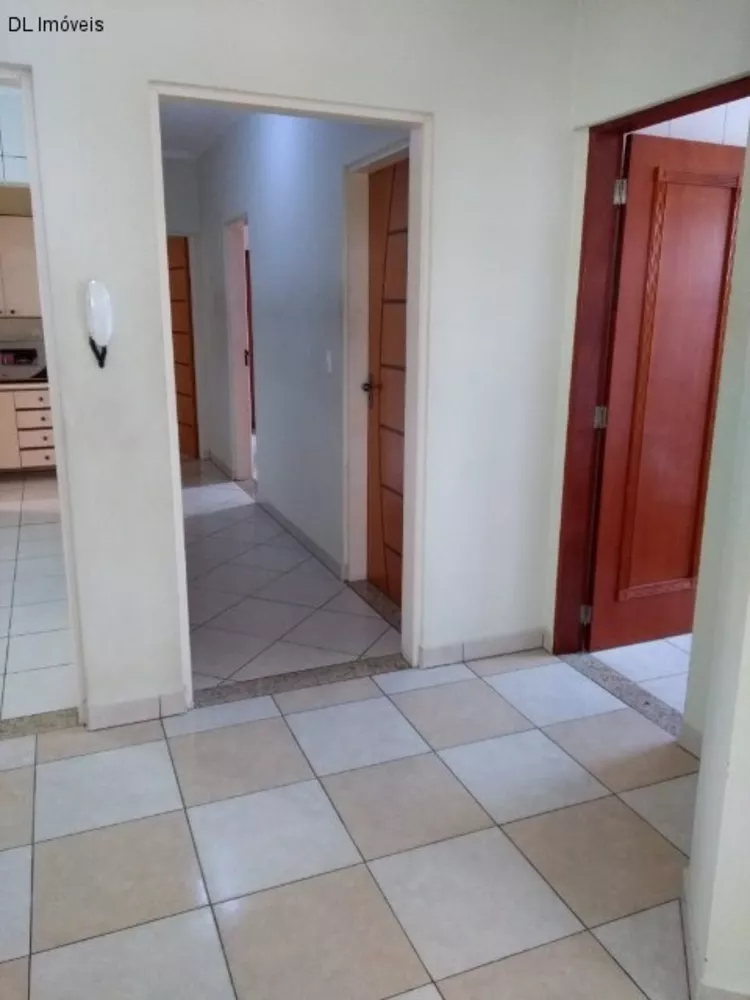 Casa à venda com 3 quartos, 162m² - Foto 4