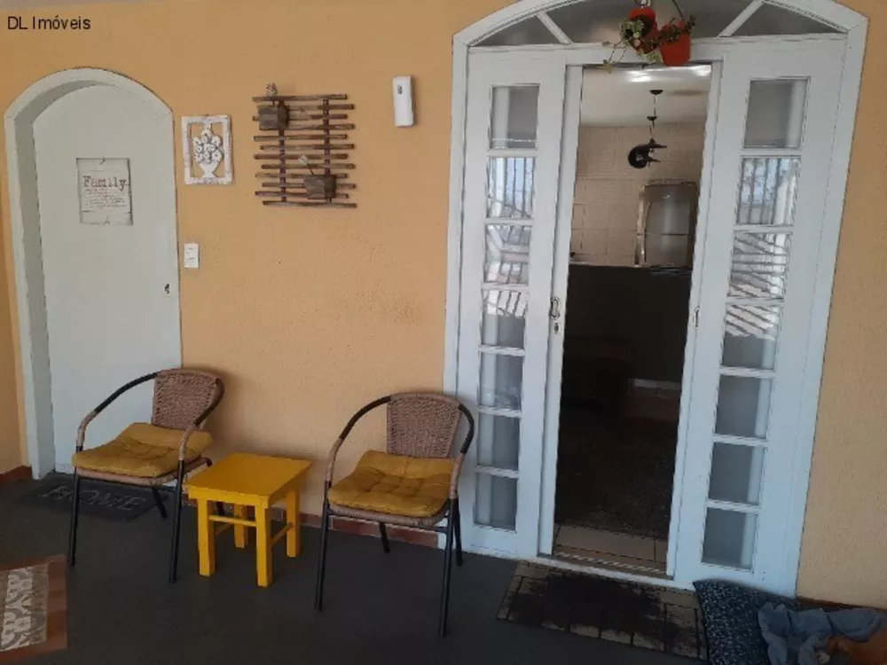 Casa à venda com 2 quartos, 170m² - Foto 4