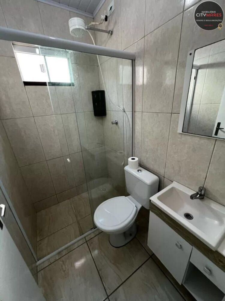 Casa à venda com 3 quartos, 60m² - Foto 2