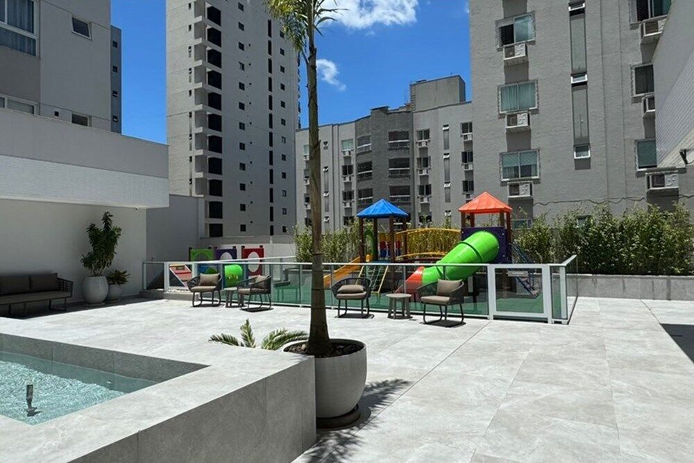 Apartamento à venda com 2 quartos, 70m² - Foto 4