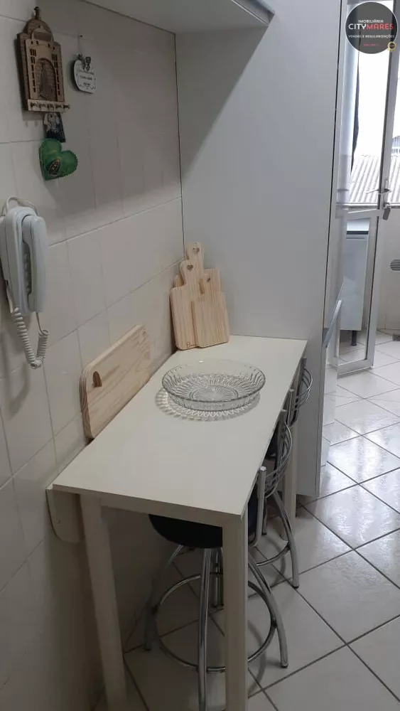 Apartamento à venda com 3 quartos, 75m² - Foto 11