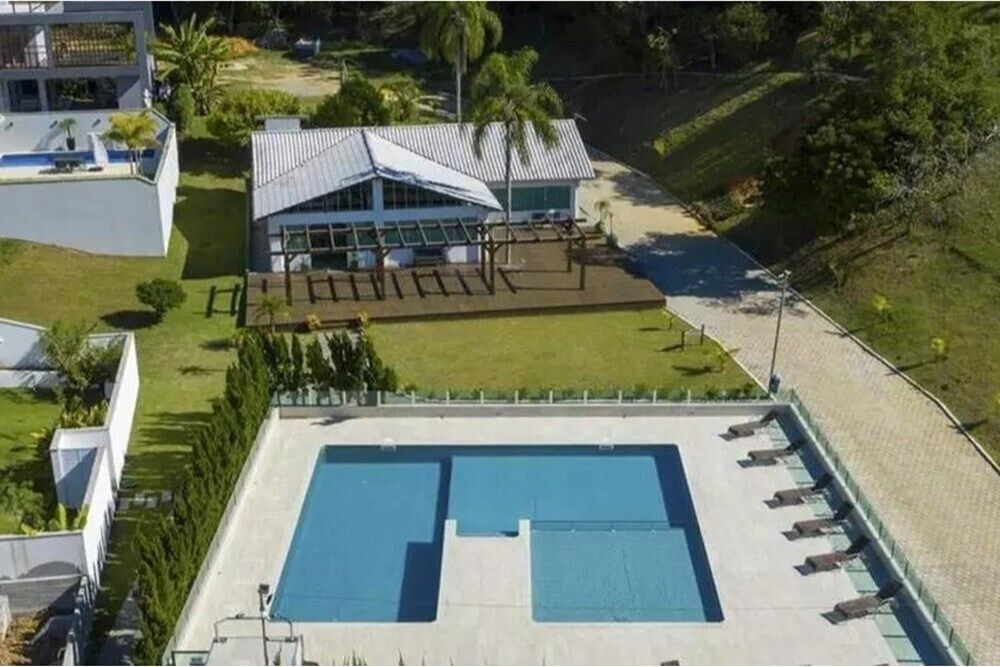 Casa à venda com 6 quartos, 482m² - Foto 1