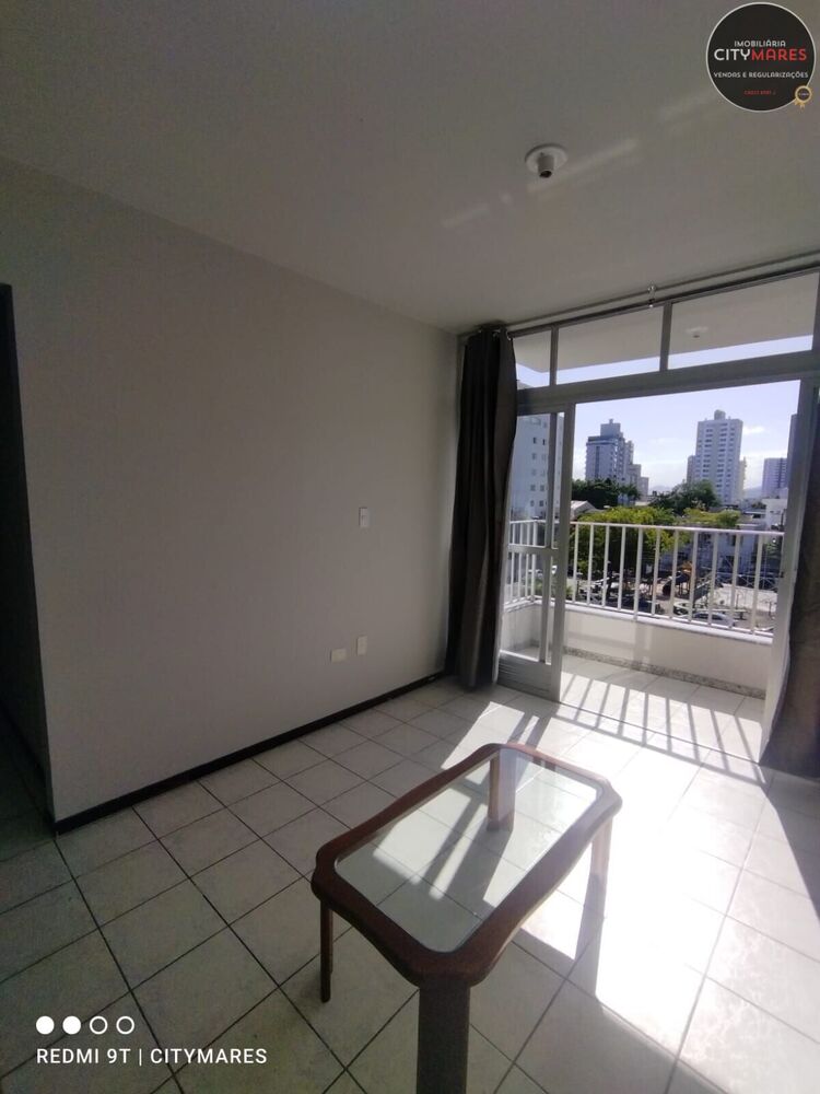 Apartamento à venda com 3 quartos, 75m² - Foto 3