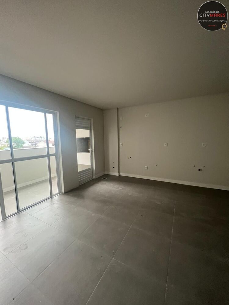 Apartamento à venda com 2 quartos, 68m² - Foto 2