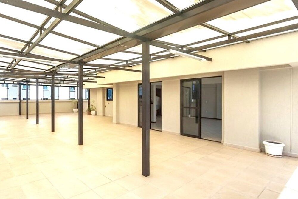 Apartamento à venda com 2 quartos, 70m² - Foto 3
