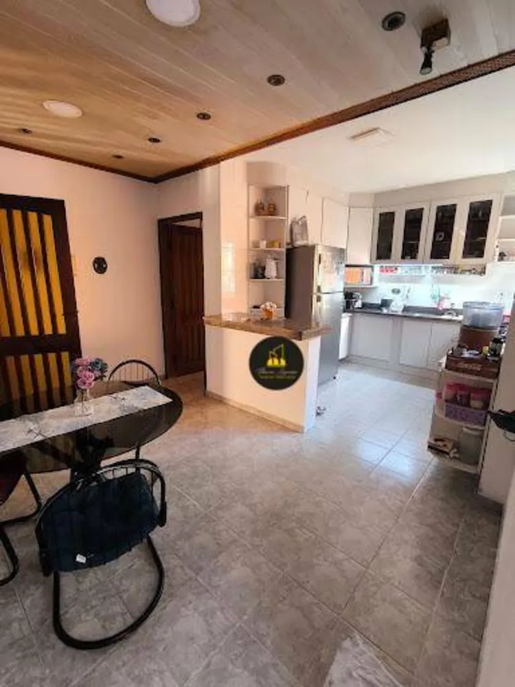 Casa, 3 quartos, 177 m² - Foto 1