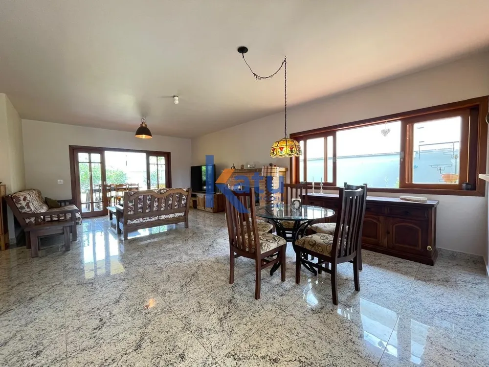 Casa, 3 quartos, 312 m² - Foto 1