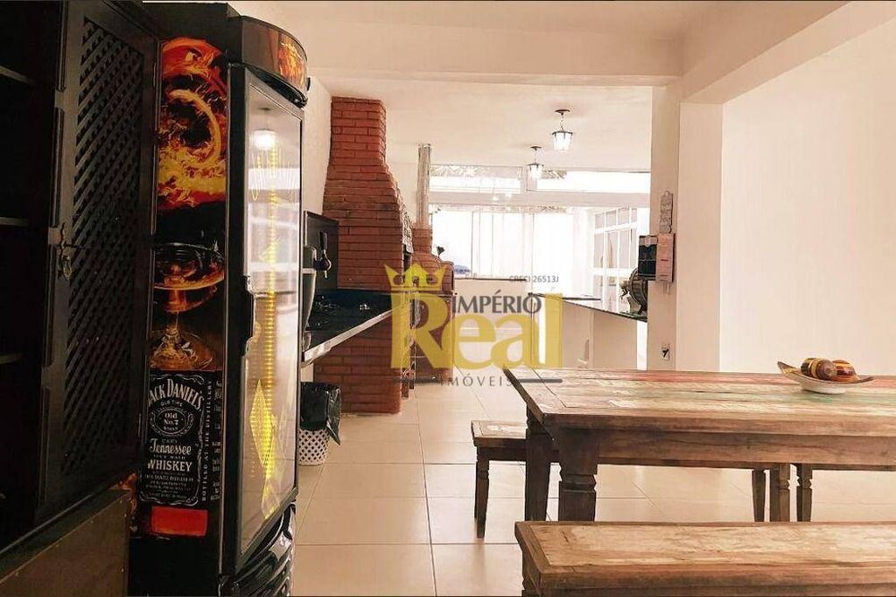 Casa à venda e aluguel com 5 quartos, 600m² - Foto 2