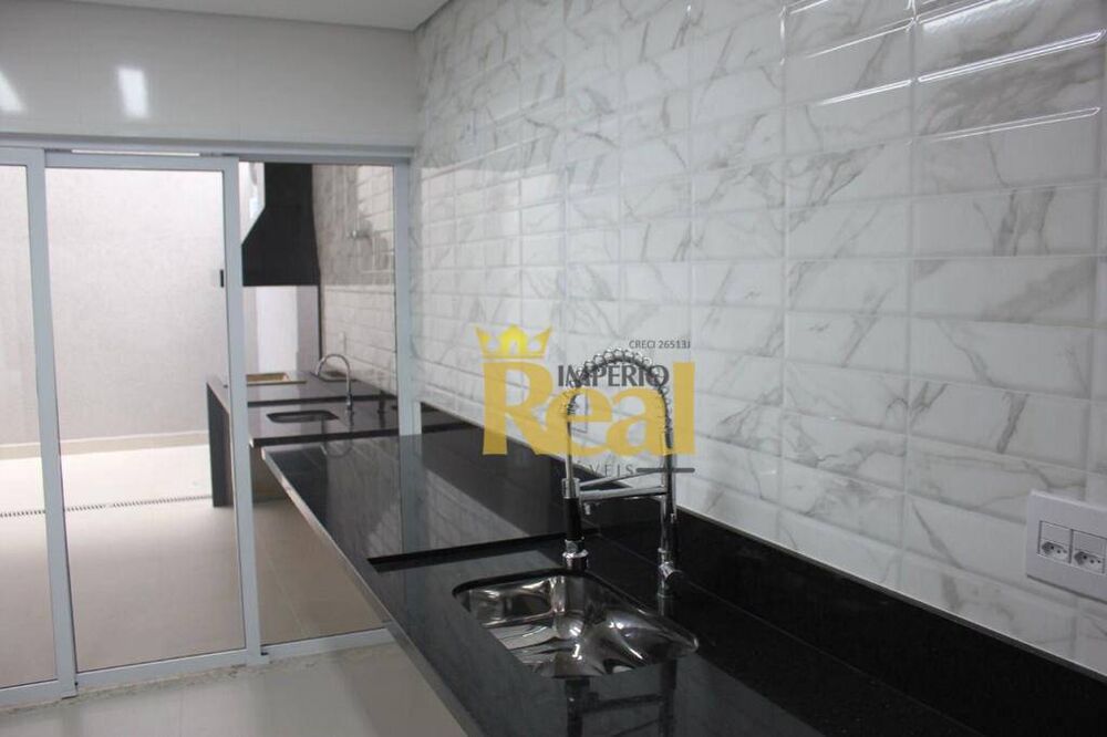 Sobrado à venda com 3 quartos, 160m² - Foto 2