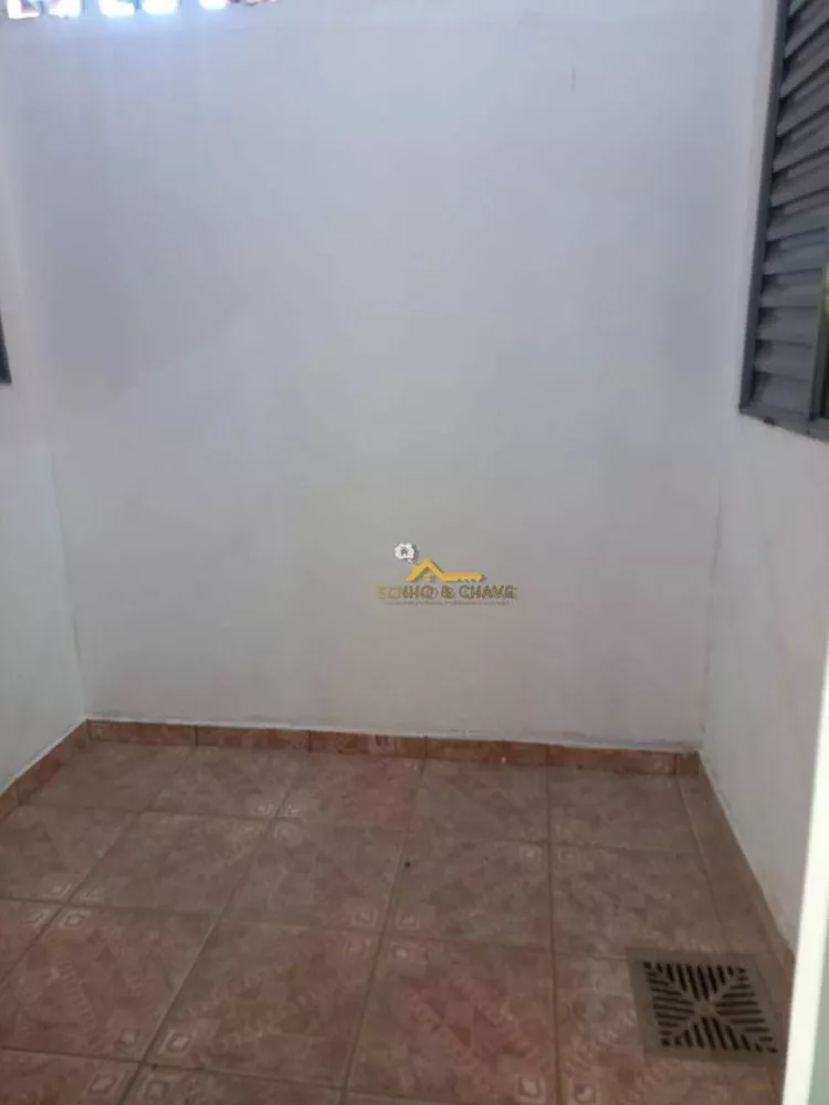 Casa para alugar com 3 quartos, 65m² - Foto 8