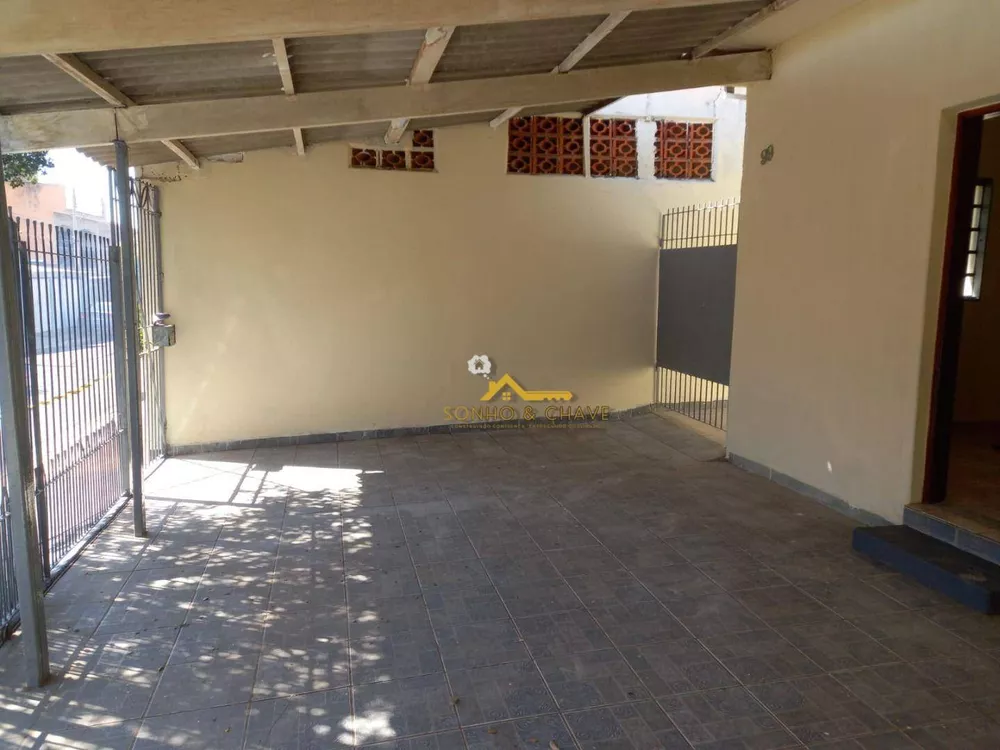 Casa para alugar com 3 quartos, 65m² - Foto 1