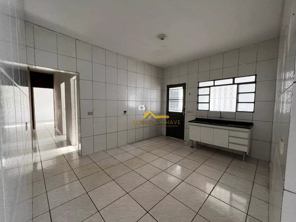 Casa para alugar com 2 quartos, 80m² - Foto 5