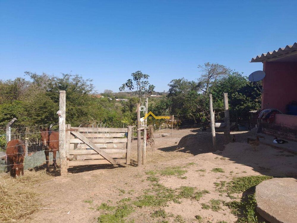 Chácara à venda com 2 quartos, 800M2 - Foto 2