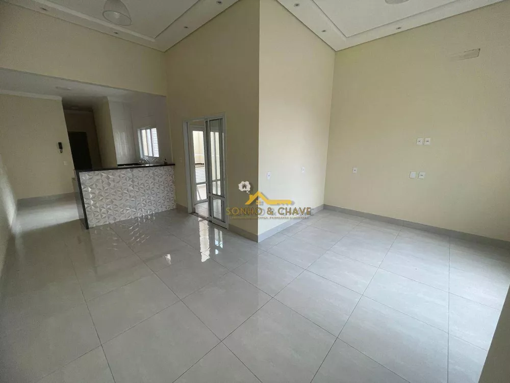 Casa à venda com 3 quartos, 100M2 - Foto 1