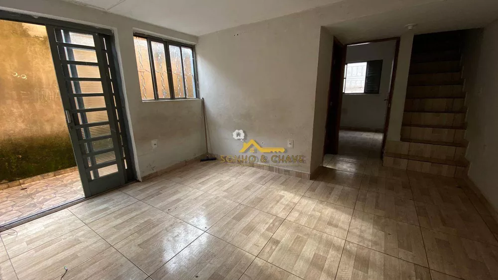 Casa para alugar com 2 quartos, 80m² - Foto 1