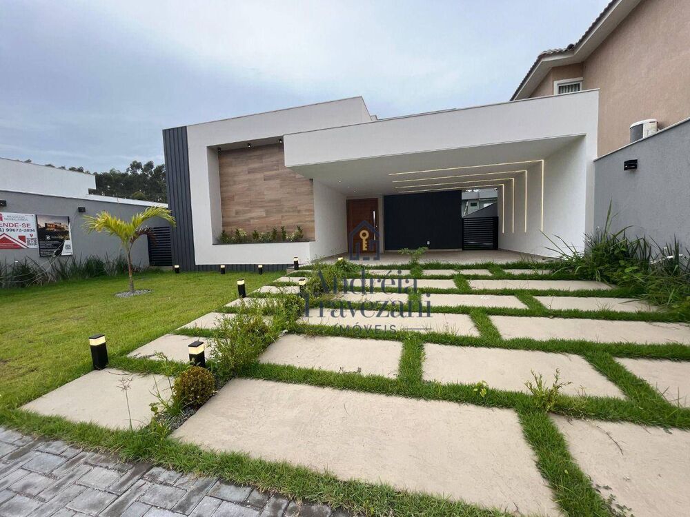 Casa de Condomínio à venda com 4 quartos, 237m² - Foto 2