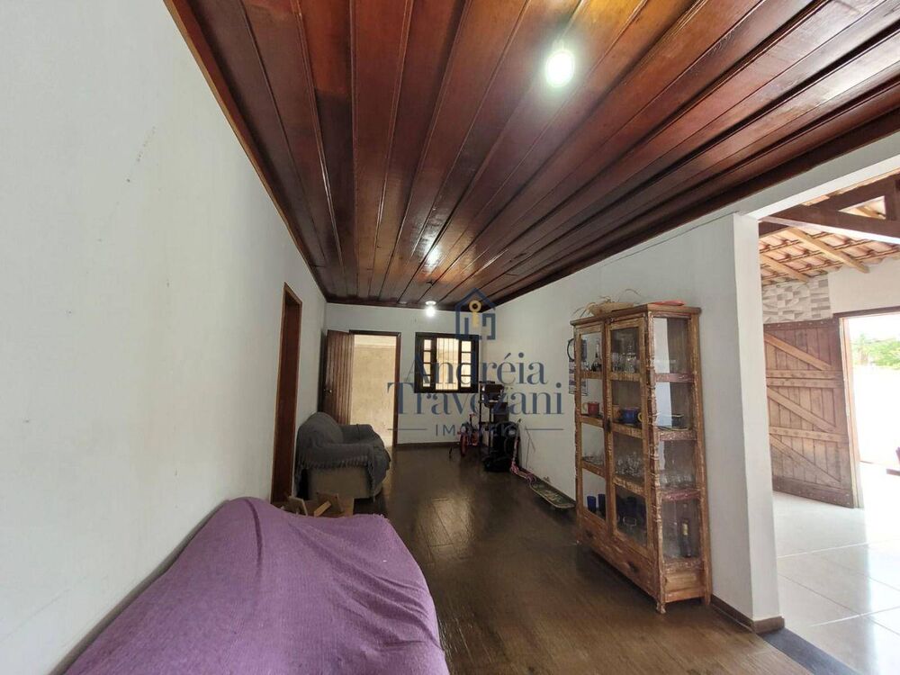 Casa à venda com 3 quartos, 183m² - Foto 2