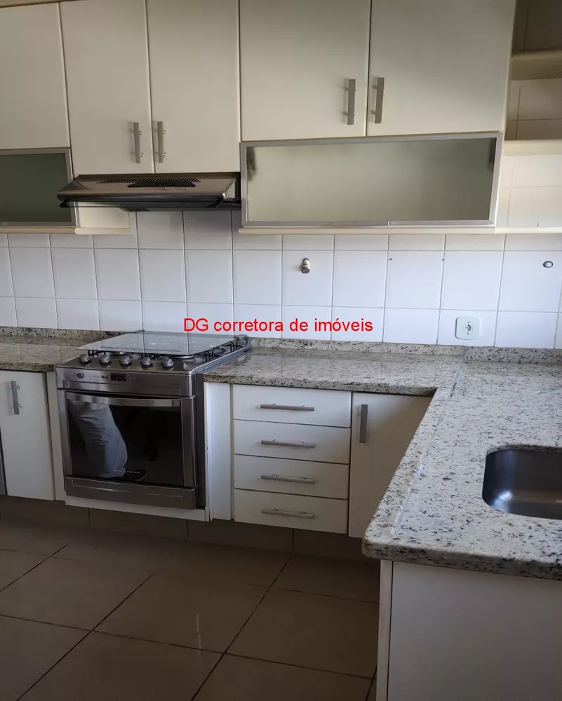 Apartamento à venda com 3 quartos, 201m² - Foto 1