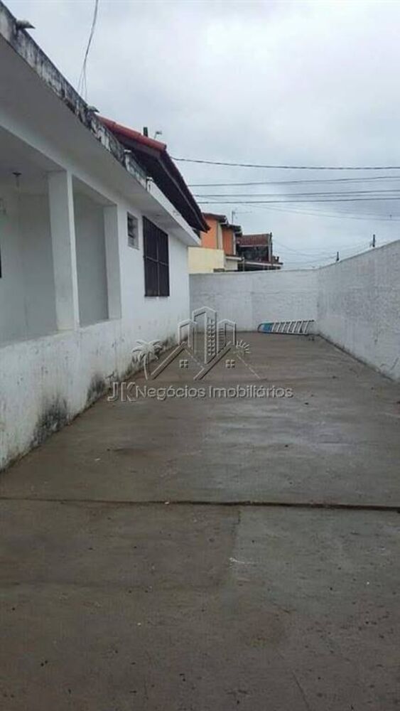 Casa para alugar com 4 quartos, 125m² - Foto 1