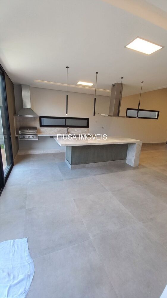 Casa à venda com 3 quartos - Foto 1