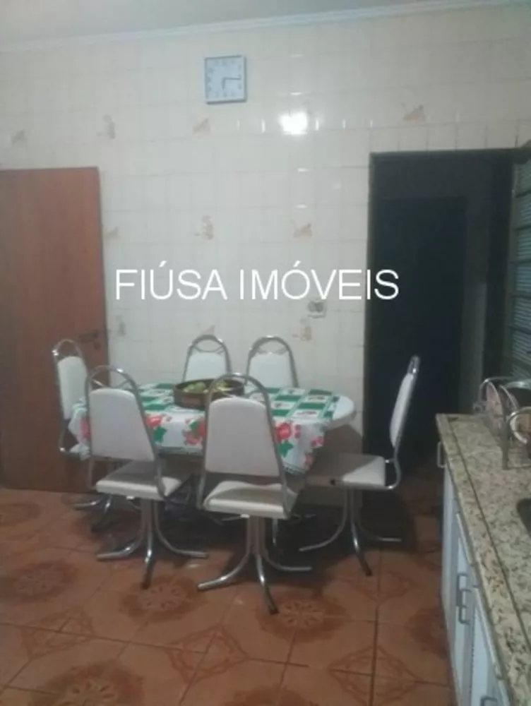 Casa à venda com 4 quartos, 335m² - Foto 2