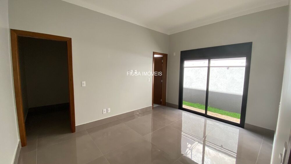 Casa, 3 quartos, 195 m² - Foto 1