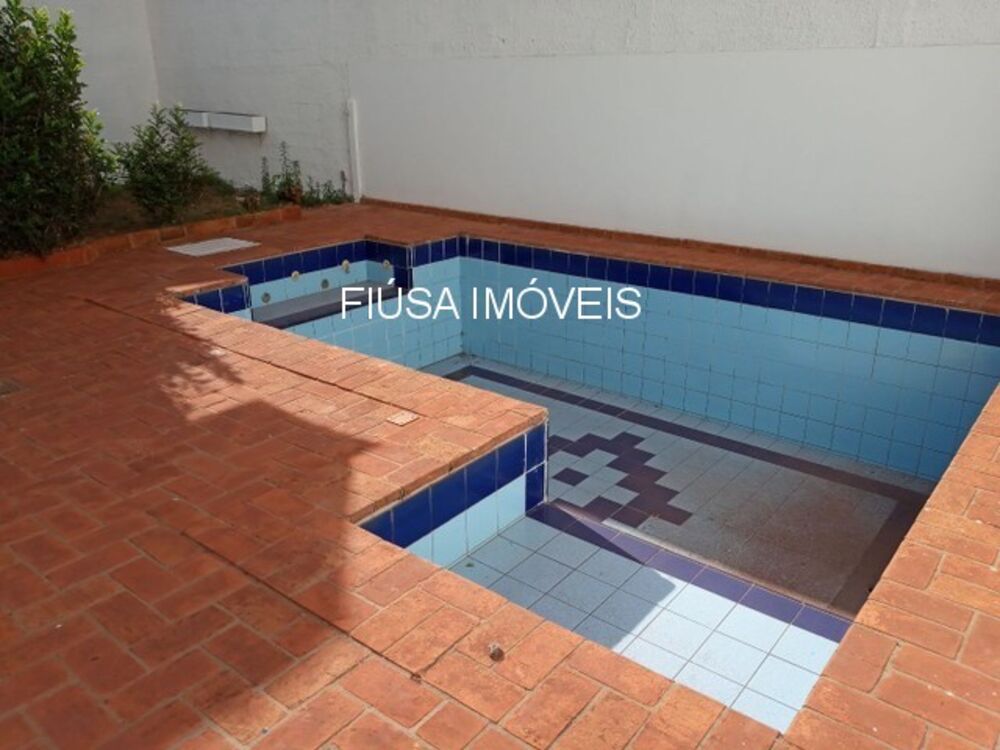 Casa à venda com 3 quartos - Foto 1