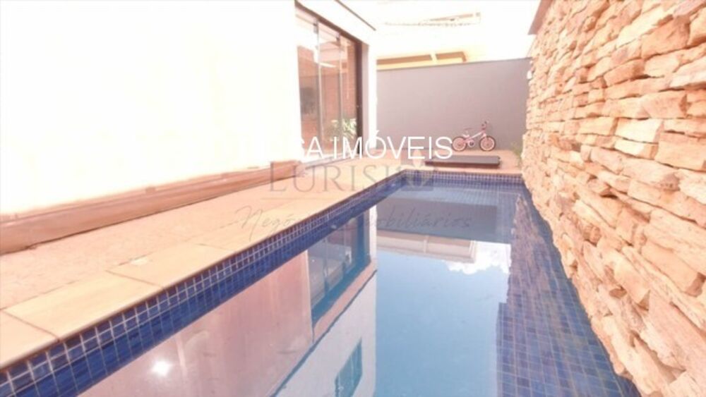 Casa à venda com 3 quartos - Foto 1