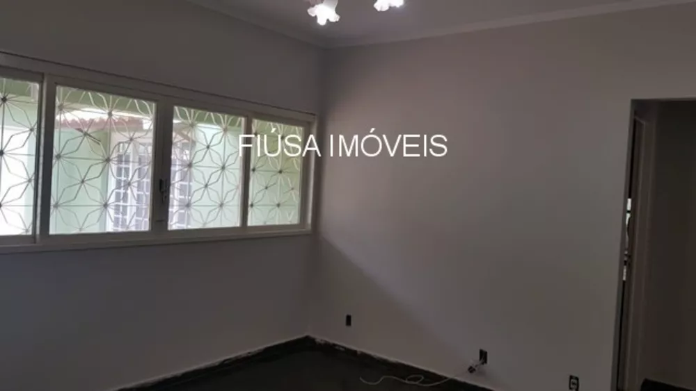 Casa à venda com 4 quartos, 200m² - Foto 2