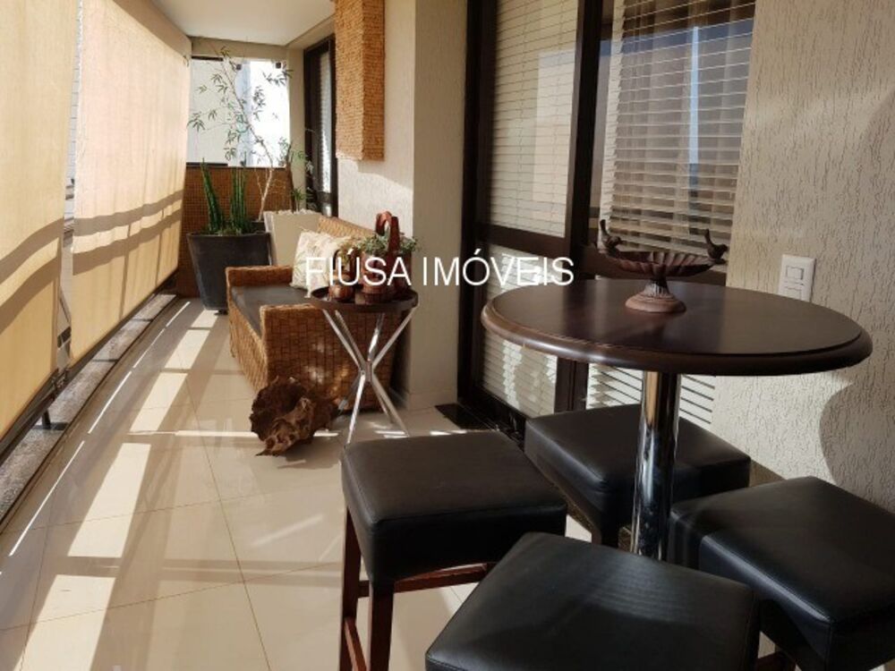 Apartamento à venda com 4 quartos, 228m² - Foto 8
