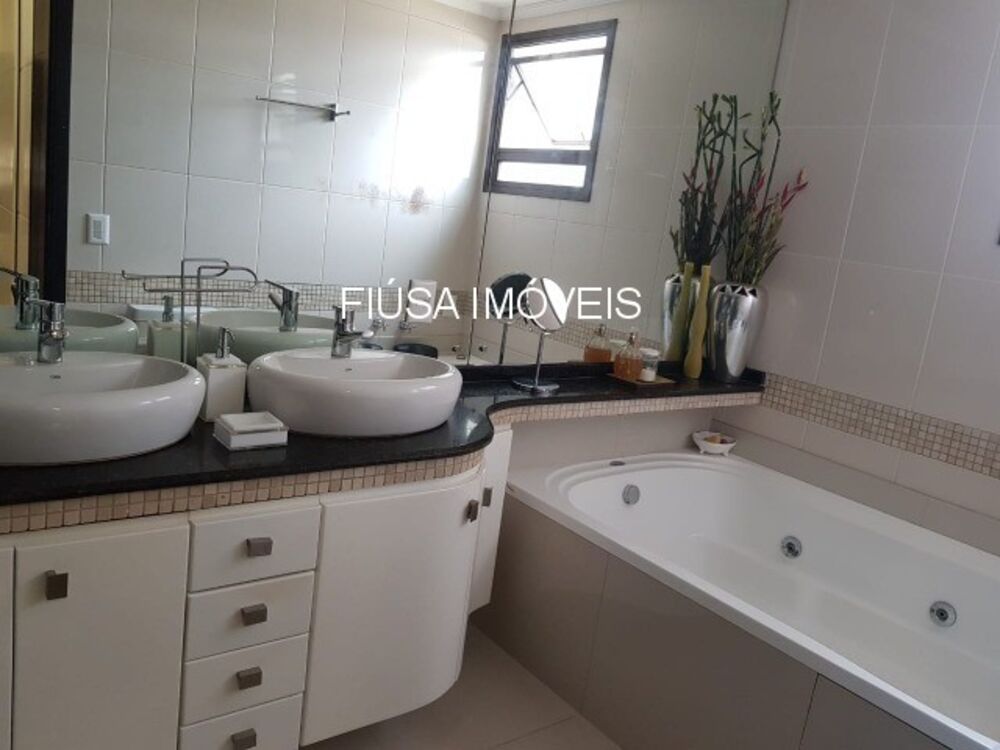 Apartamento à venda com 4 quartos, 228m² - Foto 5