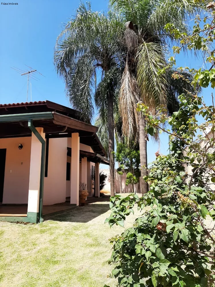 Chácara à venda com 4 quartos, 300m² - Foto 3