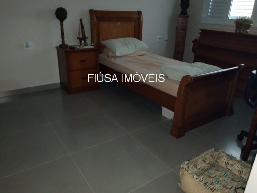 Casa à venda com 3 quartos - Foto 1