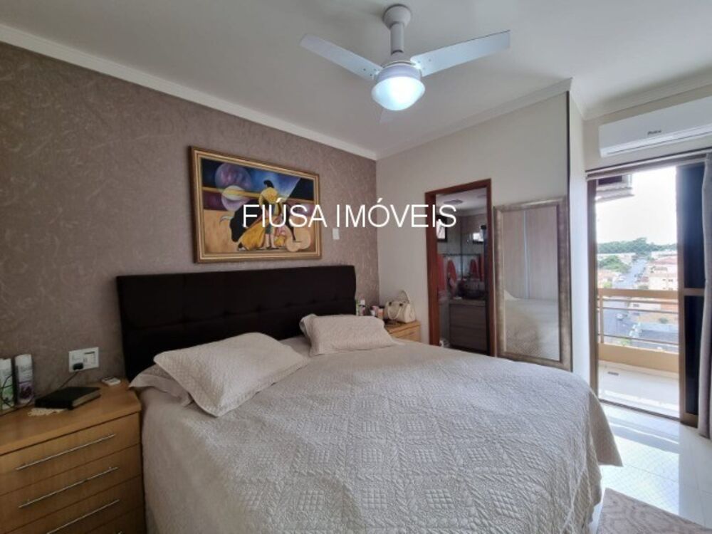 Apartamento à venda com 3 quartos, 97m² - Foto 2