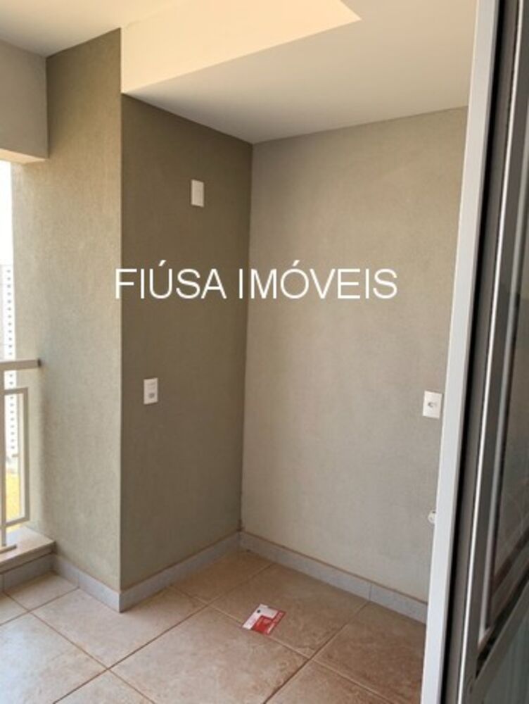 Apartamento à venda com 3 quartos, 105m² - Foto 2