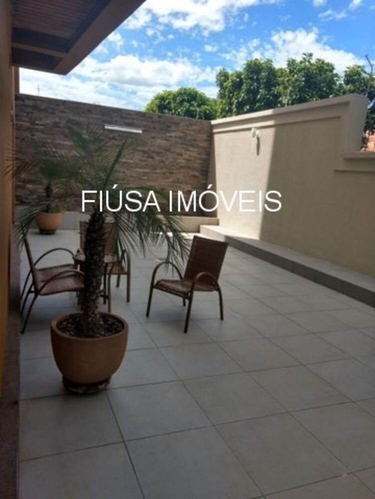 Apartamento à venda com 3 quartos, 95m² - Foto 2