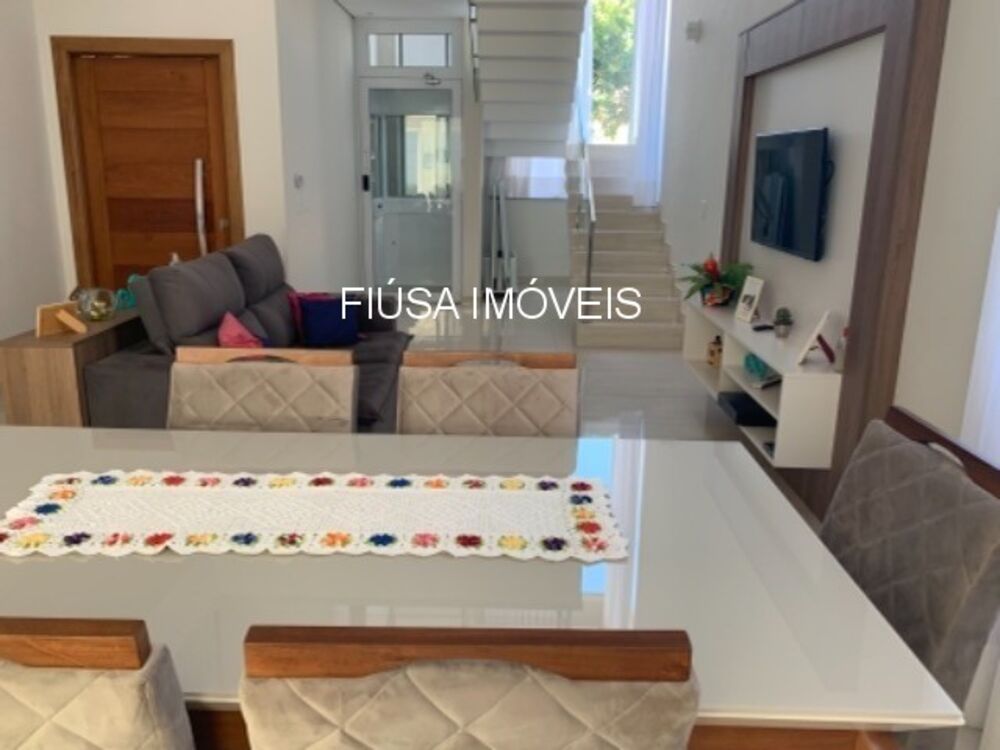 Casa, 4 quartos, 335 m² - Foto 1