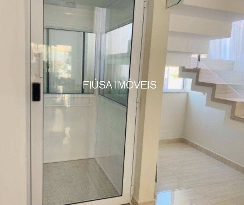 Casa, 4 quartos, 335 m² - Foto 2