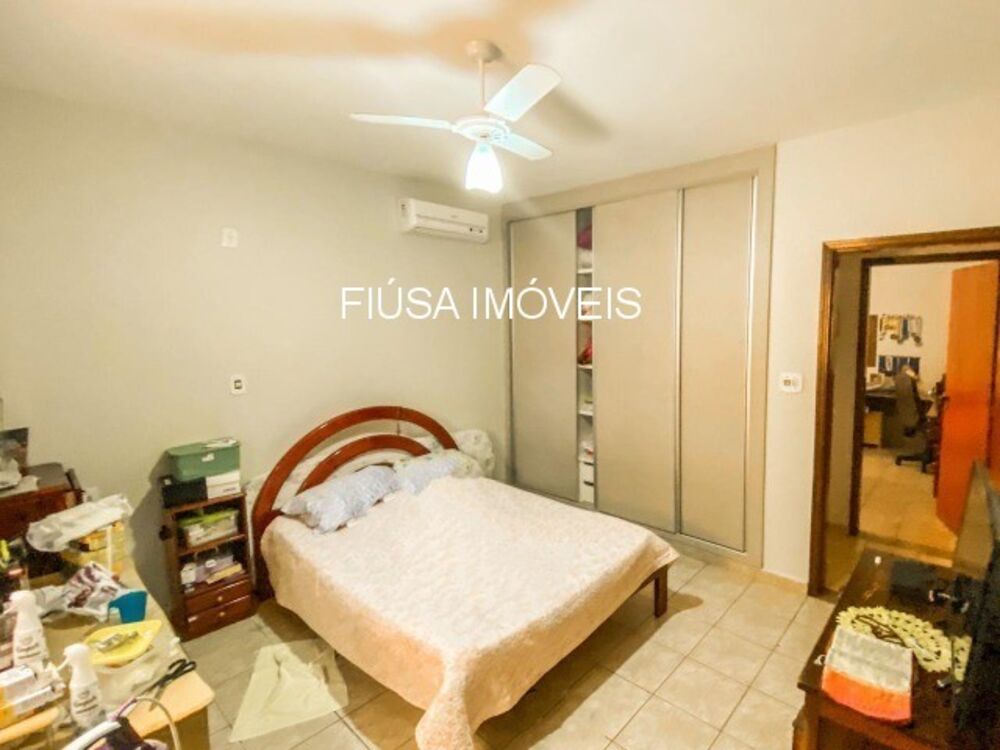 Casa, 3 quartos, 250 m² - Foto 1