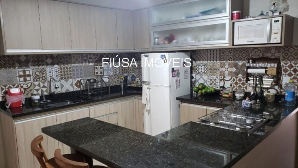 Casa à venda com 3 quartos - Foto 1
