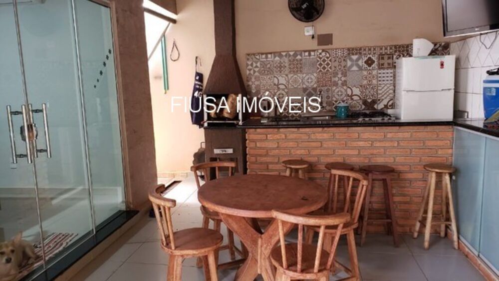 Casa à venda com 3 quartos - Foto 2