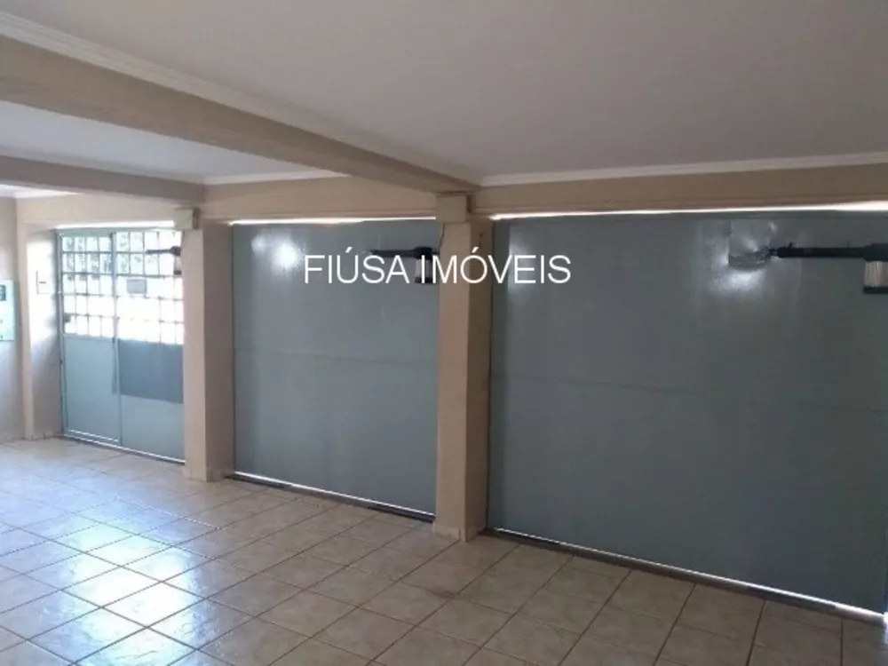 Casa à venda com 3 quartos, 280m² - Foto 3