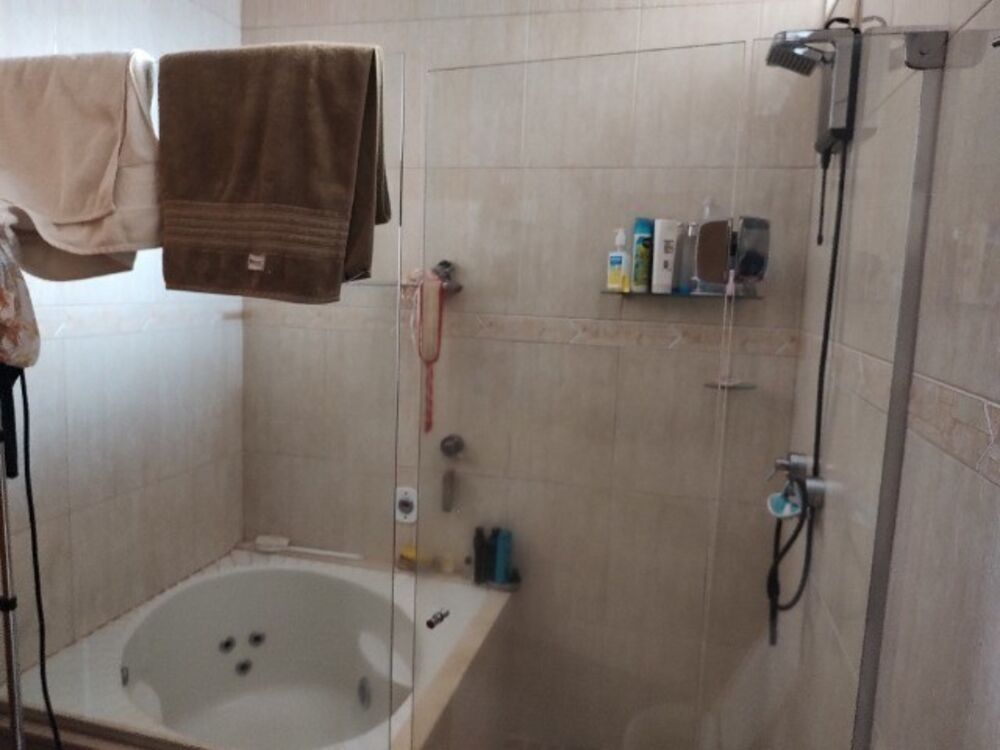 Casa, 5 quartos, 331 m² - Foto 1