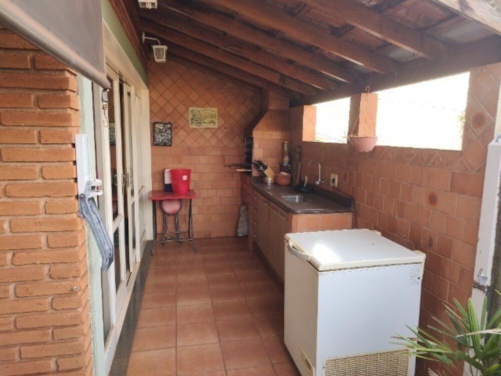 Casa, 5 quartos, 331 m² - Foto 3