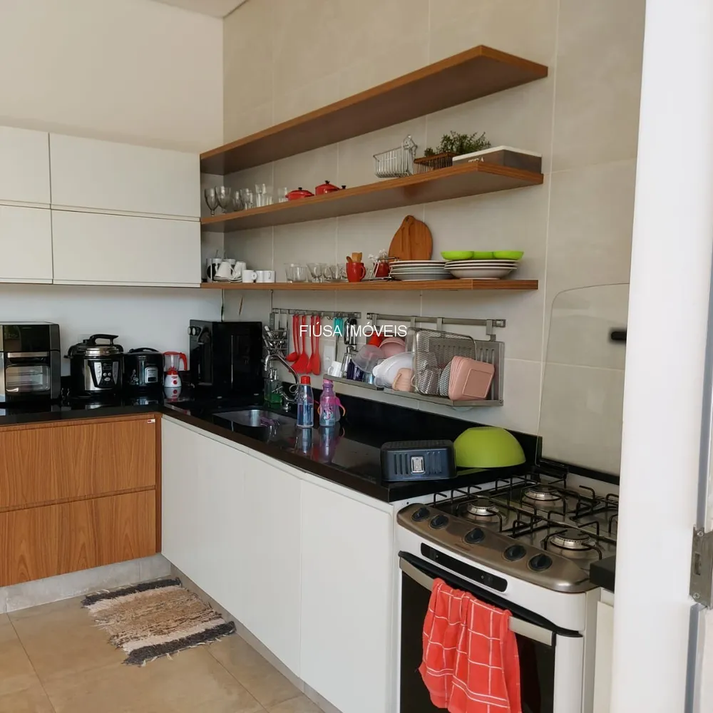 Casa, 3 quartos, 330 m² - Foto 1