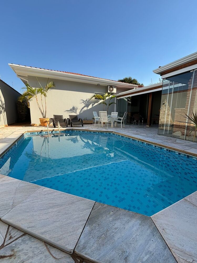 Casa à venda com 4 quartos - Foto 1